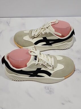 De Florance Stylish Black and White Sneakers